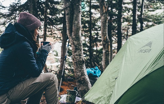 Matériel de Camping : Tente, Sac de couchage, Matelas, Lampe Frontale…