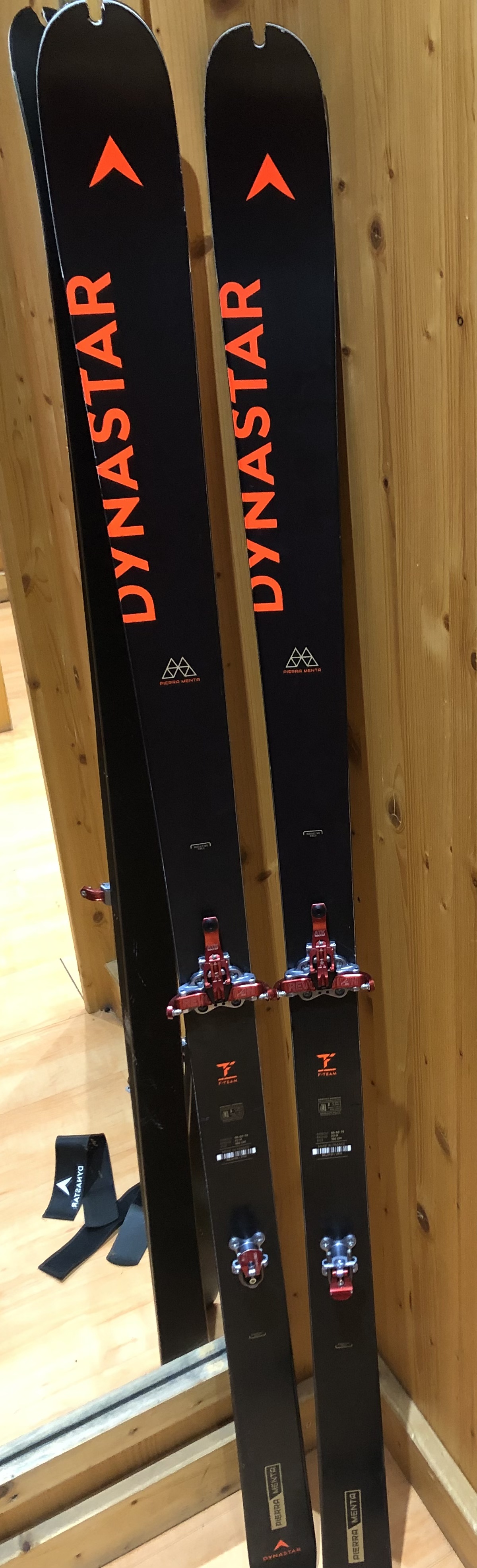 Ski Pierra Menta + fixation ATK Révolution Brake